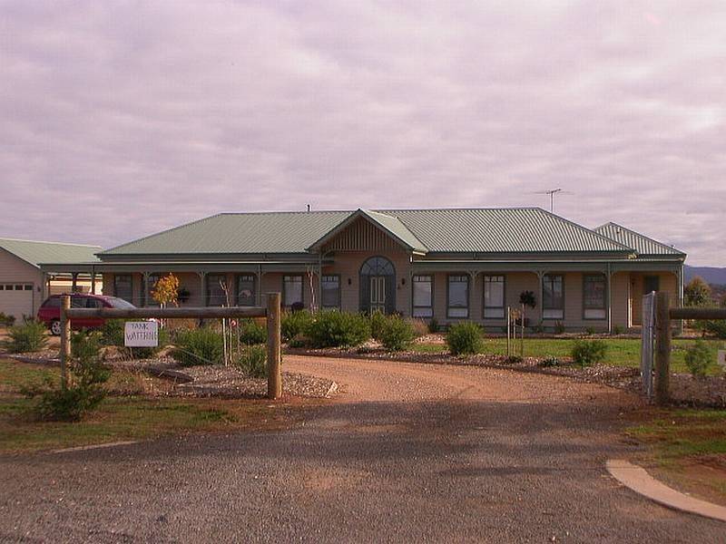 8 Hammond Circuit, Bacchus Marsh VIC 3340