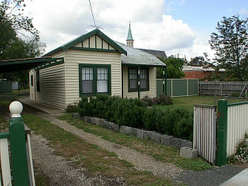 6 Manor Street, Bacchus Marsh VIC 3340