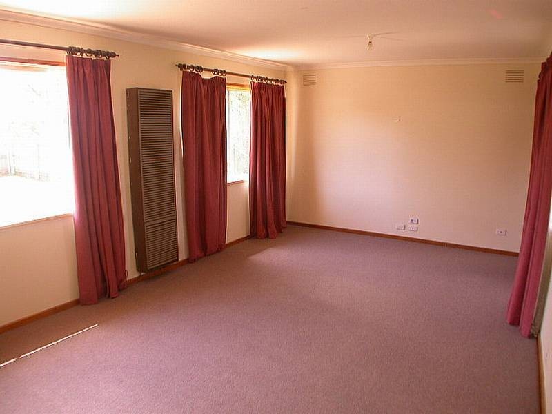 24 Jonathon Drive, Bacchus Marsh VIC 3340