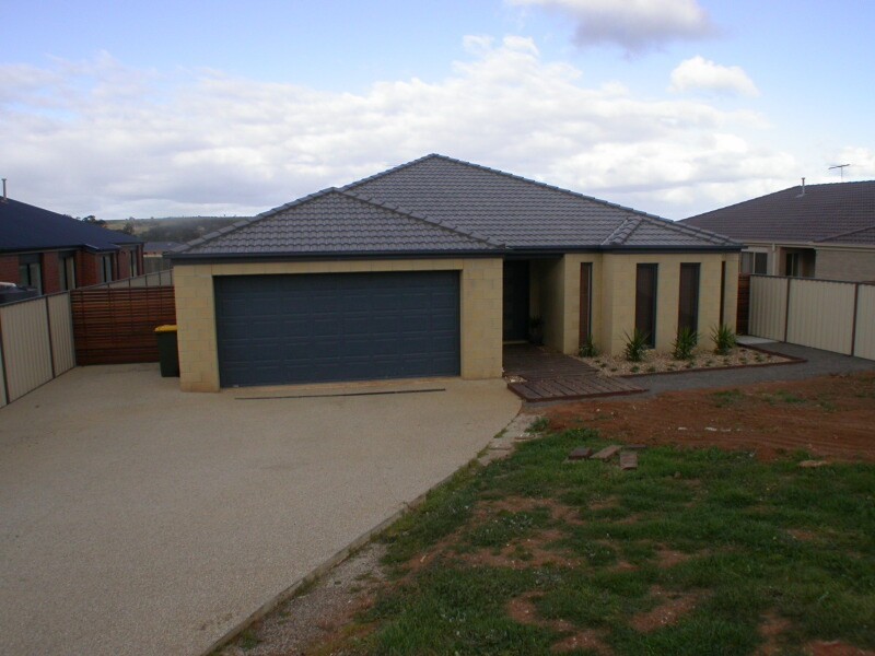 53 Grantleigh Drive, Bacchus Marsh VIC 3340