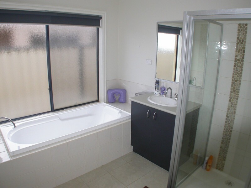 53 Grantleigh Drive, Bacchus Marsh VIC 3340