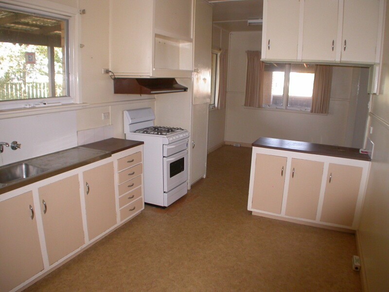 72 Edols Street, Ballan VIC 3342