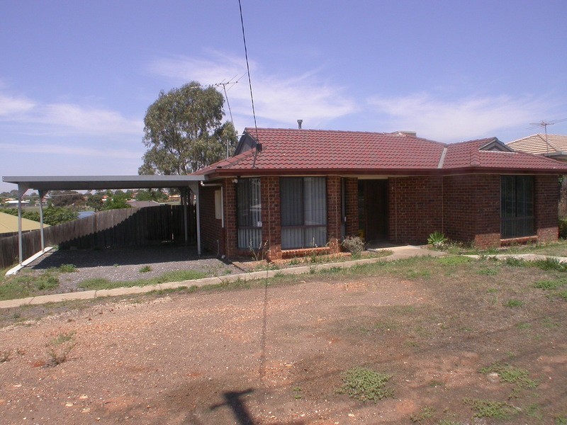 9 Taylor Drive, Bacchus Marsh VIC 3340