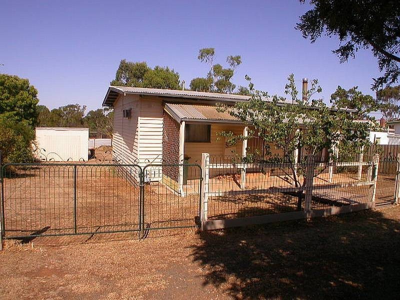 2 Powlett Street, Bacchus Marsh VIC 3340