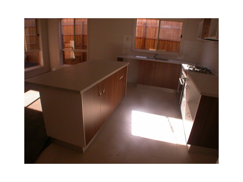 2/84 Clifton Drive, Bacchus Marsh VIC 3340