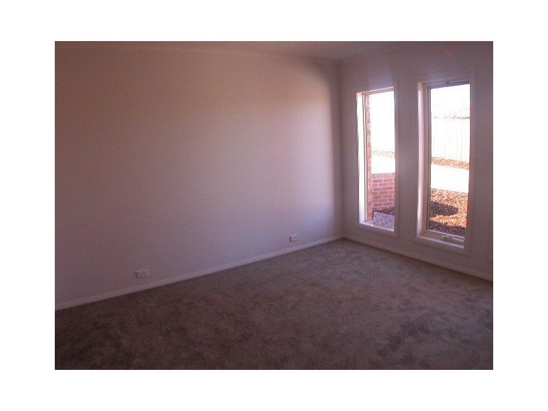 2/84 Clifton Drive, Bacchus Marsh VIC 3340