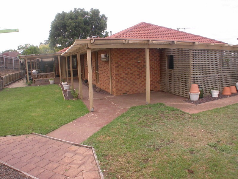 14 Robertsons Road, Bacchus Marsh VIC 3340