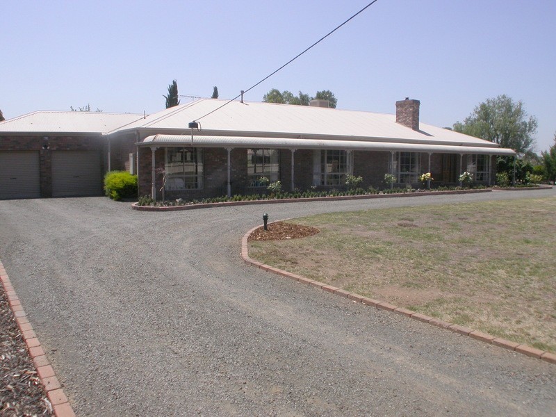 36 Nathan Drive, Bacchus Marsh VIC 3340