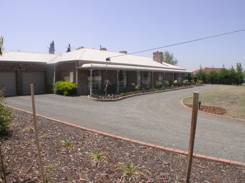 36 Nathan Drive, Bacchus Marsh VIC 3340