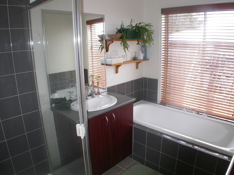 13 McLennan Avenue, Bacchus Marsh VIC 3340