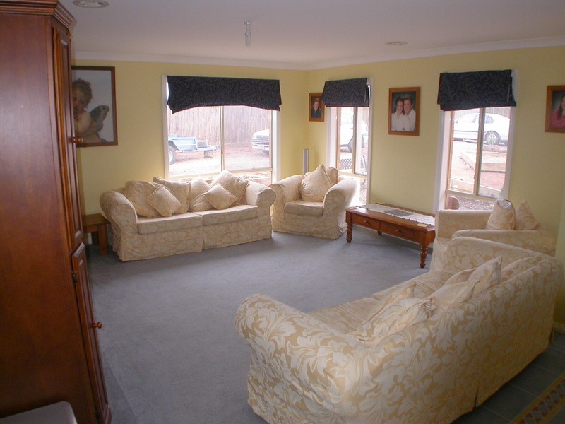 18 McLennan Avenue, Bacchus Marsh VIC 3340