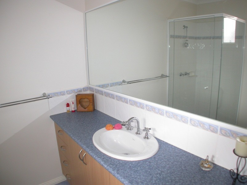 18 McLennan Avenue, Bacchus Marsh VIC 3340