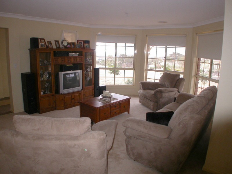 28 Maddison Circuit, Bacchus Marsh VIC 3340