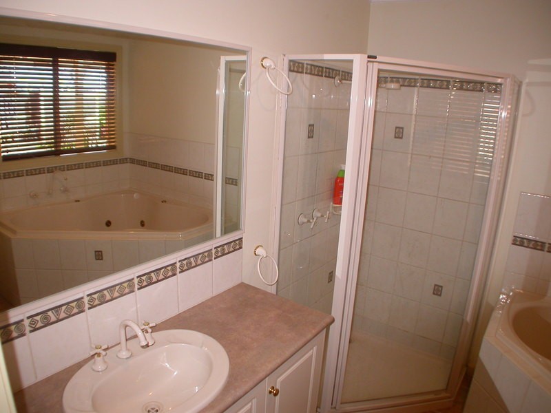 4 Carberry Drive, Hopetoun Park VIC 3340