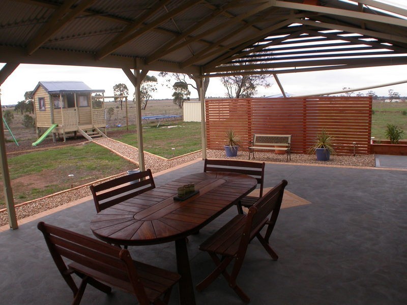 4 Carberry Drive, Hopetoun Park VIC 3340