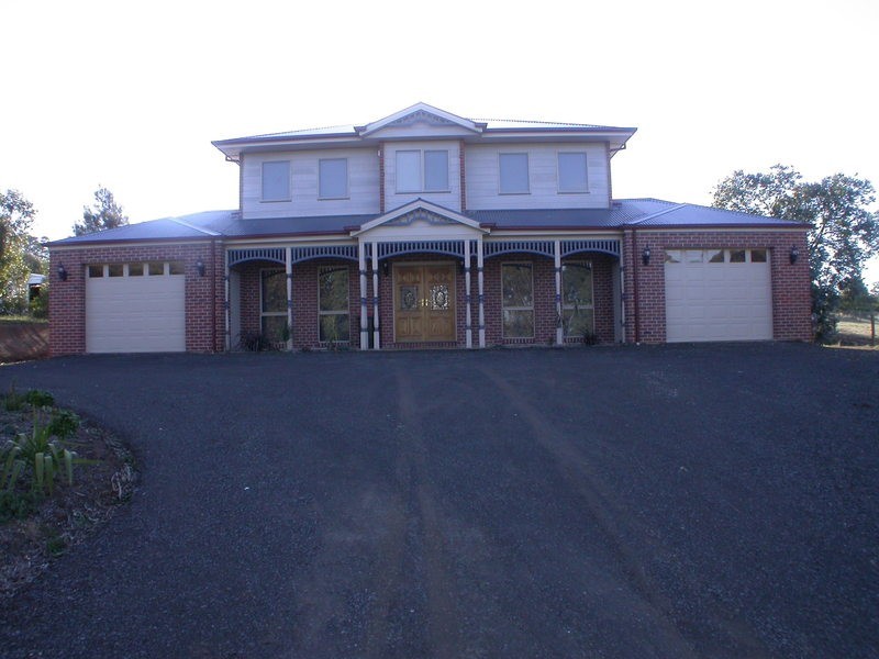 6 Hall Street, Ballan VIC 3342