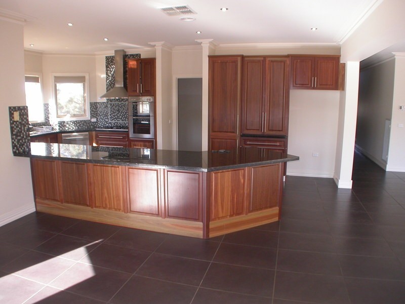 6 Hall Street, Ballan VIC 3342