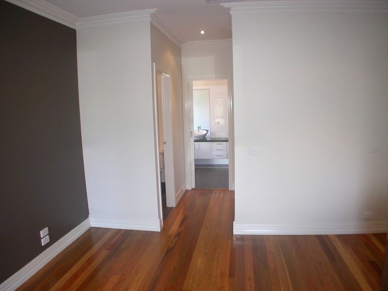 6 Hall Street, Ballan VIC 3342