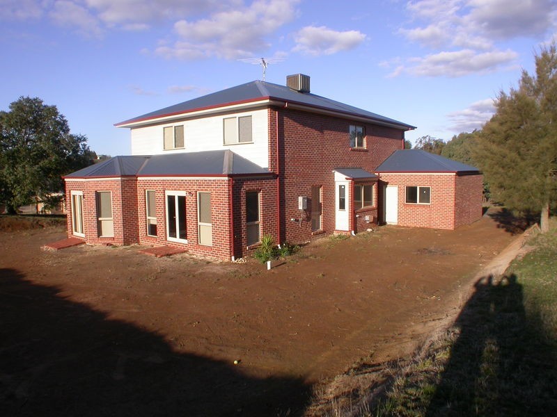 6 Hall Street, Ballan VIC 3342