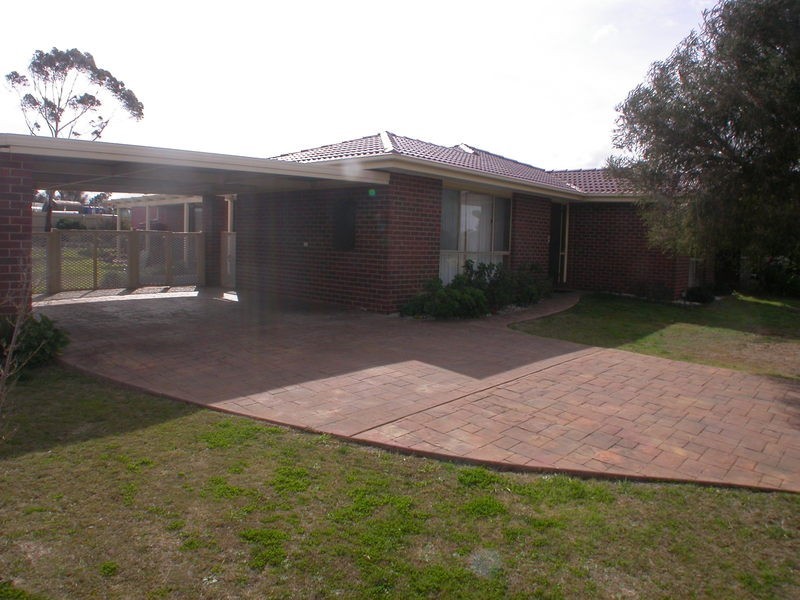 11 Tulloch Court, Bacchus Marsh VIC 3340