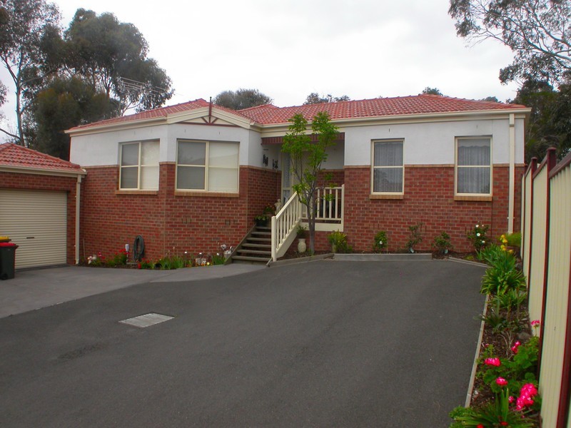 4/13 Carey Crescent, Bacchus Marsh VIC 3340