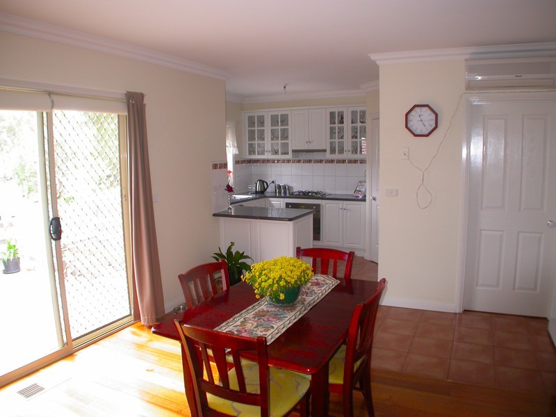 4/13 Carey Crescent, Bacchus Marsh VIC 3340