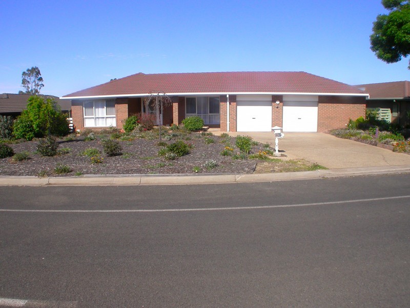 18 Underbank Boulevard, Bacchus Marsh VIC 3340
