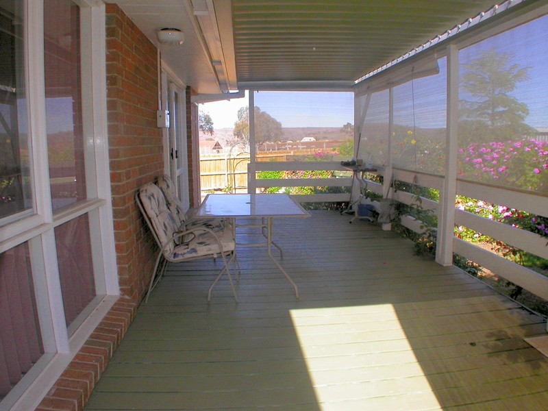 18 Underbank Boulevard, Bacchus Marsh VIC 3340