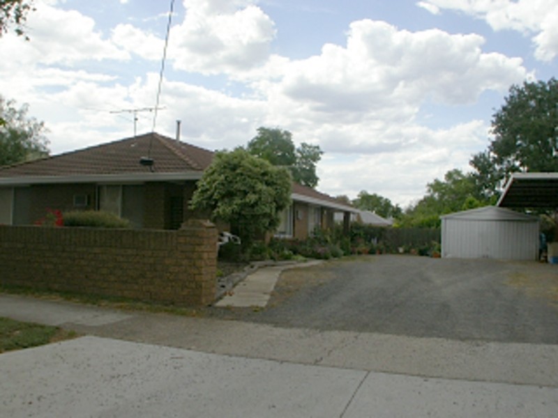 1/2 Turner Street, Bacchus Marsh VIC 3340