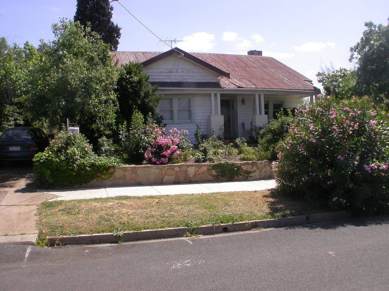 2 Sutherland Street, Bacchus Marsh VIC 3340