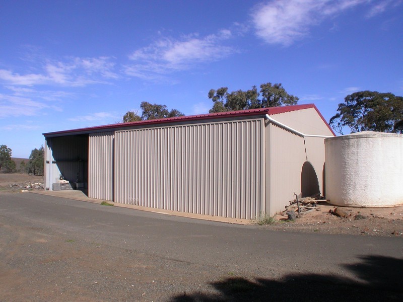 741 Glenmore Road, Rowsley VIC 3340