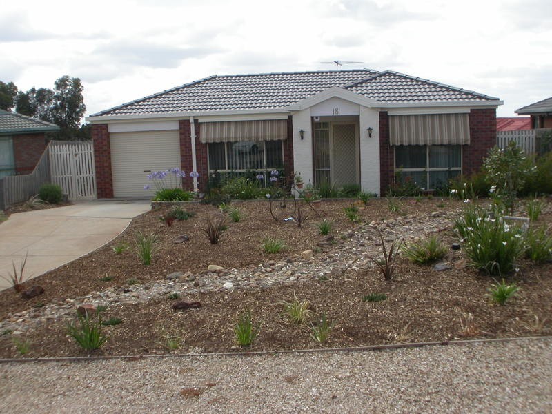 18 Peters Close, Bacchus Marsh VIC 3340