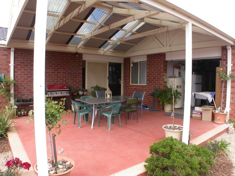 18 Peters Close, Bacchus Marsh VIC 3340