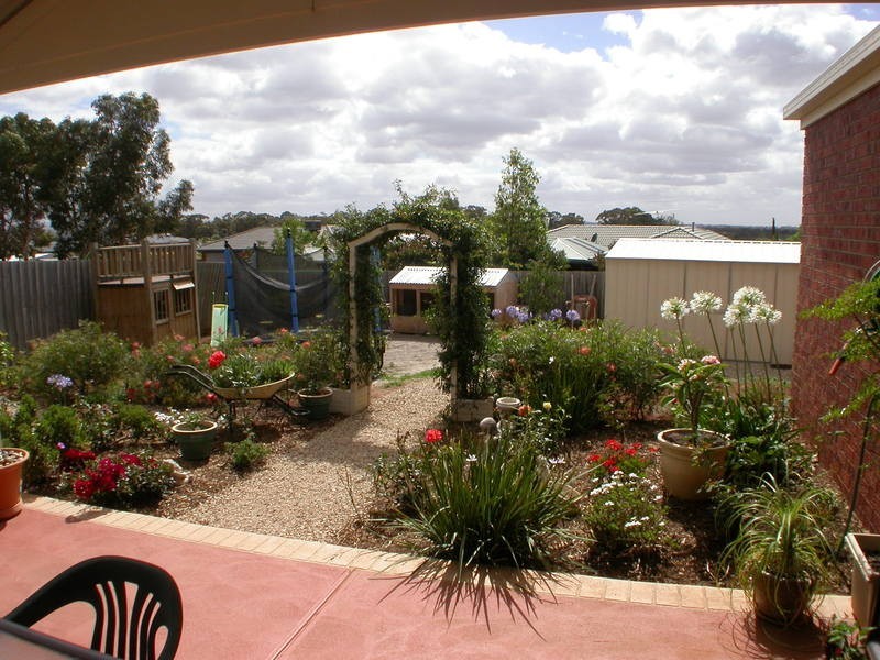 18 Peters Close, Bacchus Marsh VIC 3340