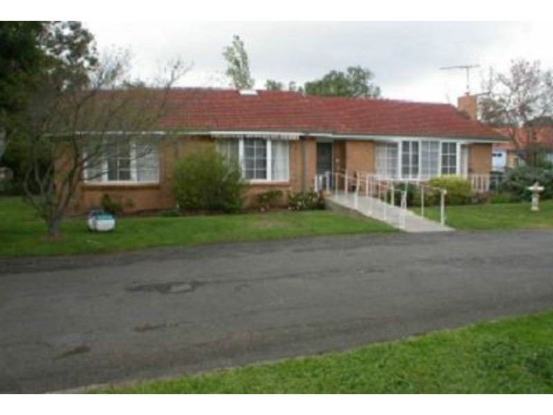 2/9 Griffith Street, Bacchus Marsh VIC 3340