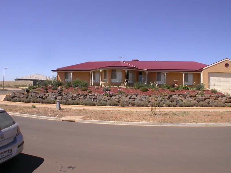 16 Maddison Circuit, Darley VIC 3340