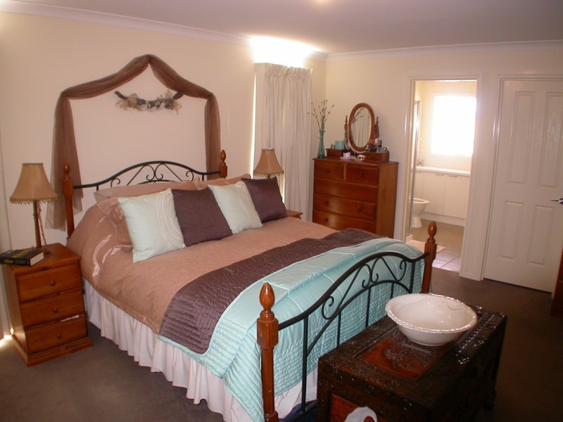 16 Maddison Circuit, Darley VIC 3340