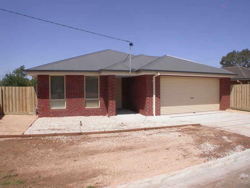 2 Linda Drive, Bacchus Marsh VIC 3340