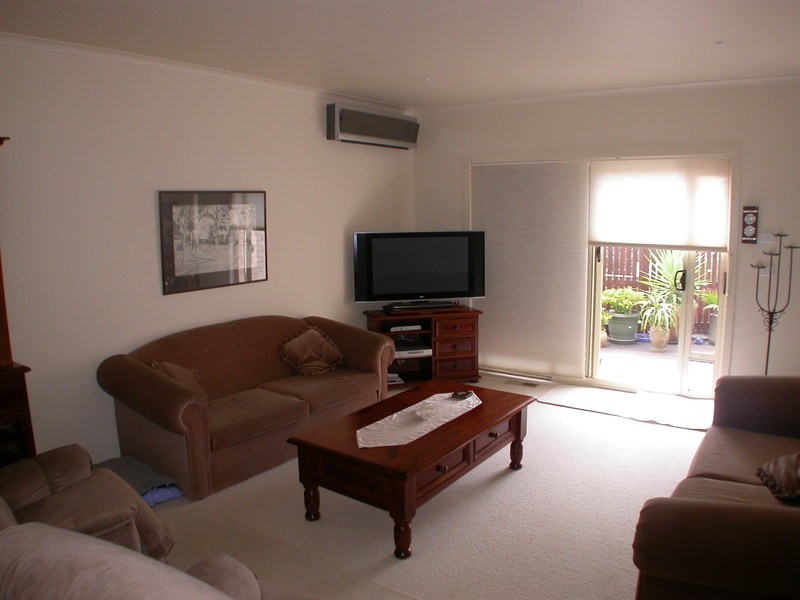 2/12 Higgins Court, Bacchus Marsh VIC 3340