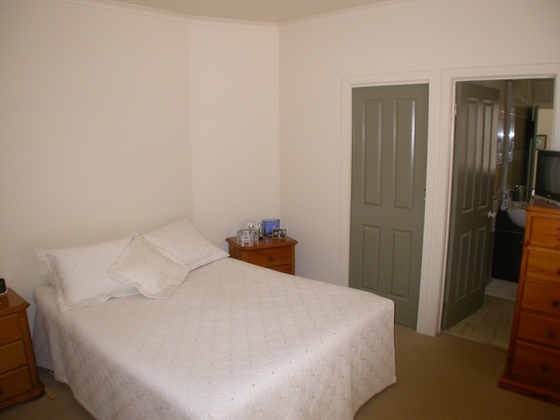 2/12 Higgins Court, Bacchus Marsh VIC 3340