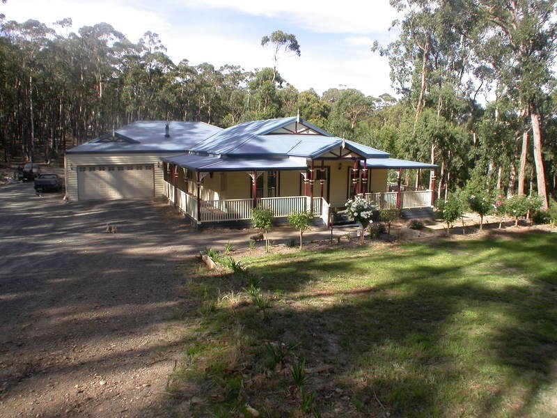 12 Pine Court, Dales Creek VIC 3341