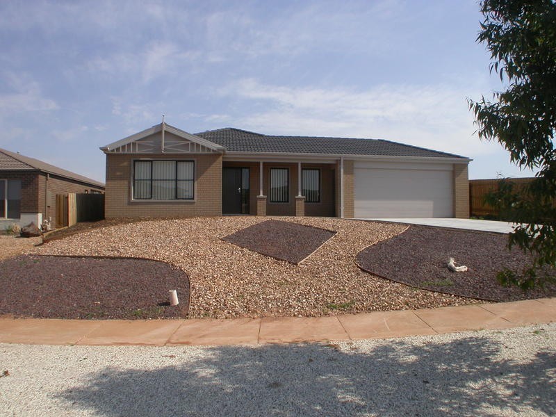 12 Silverdale Drive, Bacchus Marsh VIC 3340
