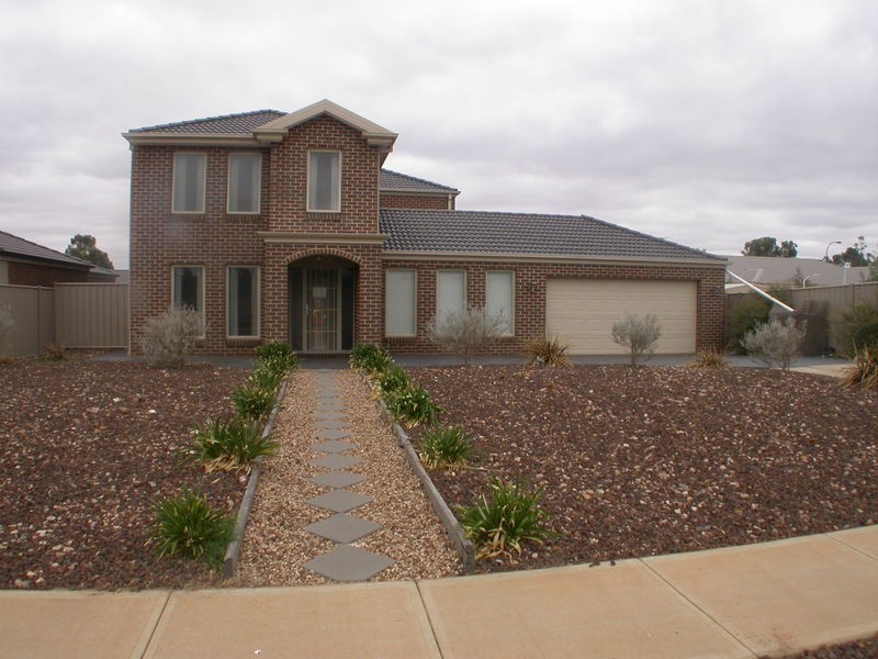 4 Riverbend Drive, Darley VIC 3340
