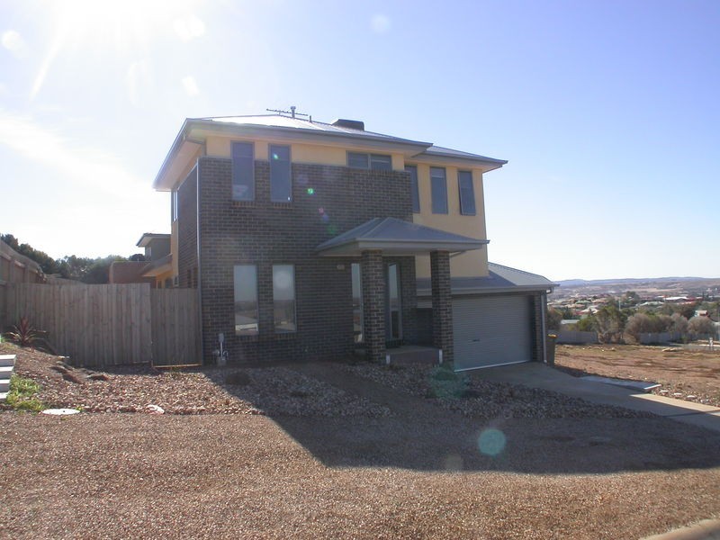 4/21 Frederick Street, Bacchus Marsh VIC 3340