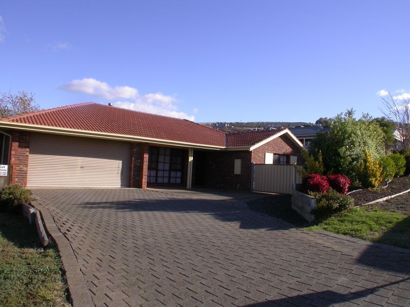 31 Riversdale Crescent, Bacchus Marsh VIC 3340