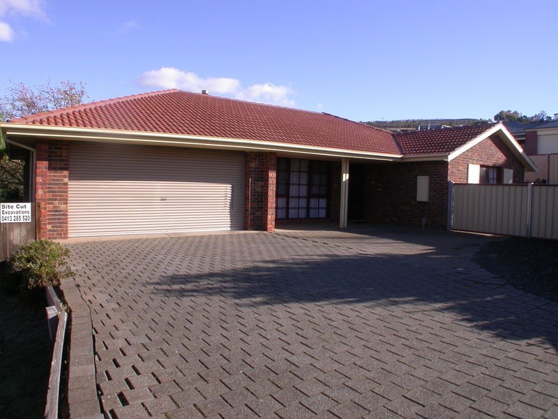 31 Riversdale Crescent, Bacchus Marsh VIC 3340