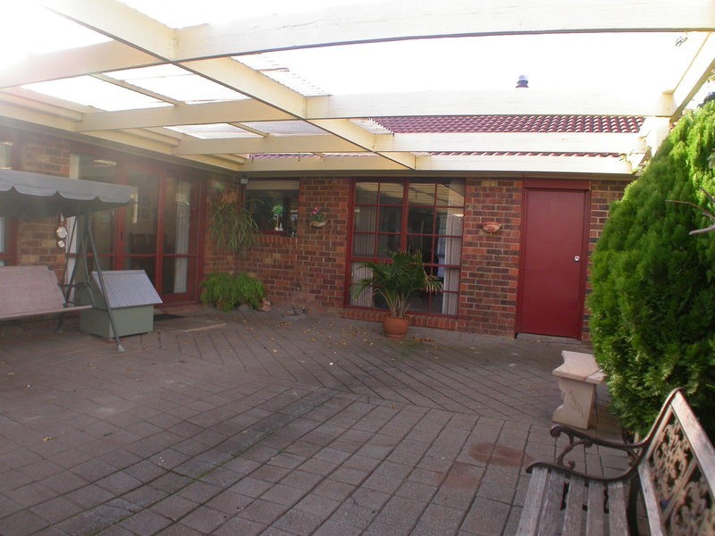 31 Riversdale Crescent, Bacchus Marsh VIC 3340