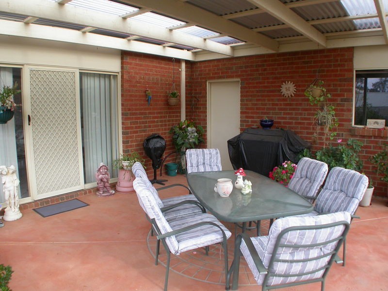 8 Stamford Close, Bacchus Marsh VIC 3340
