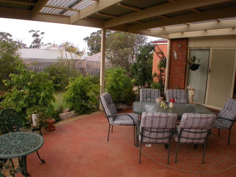 8 Stamford Close, Bacchus Marsh VIC 3340