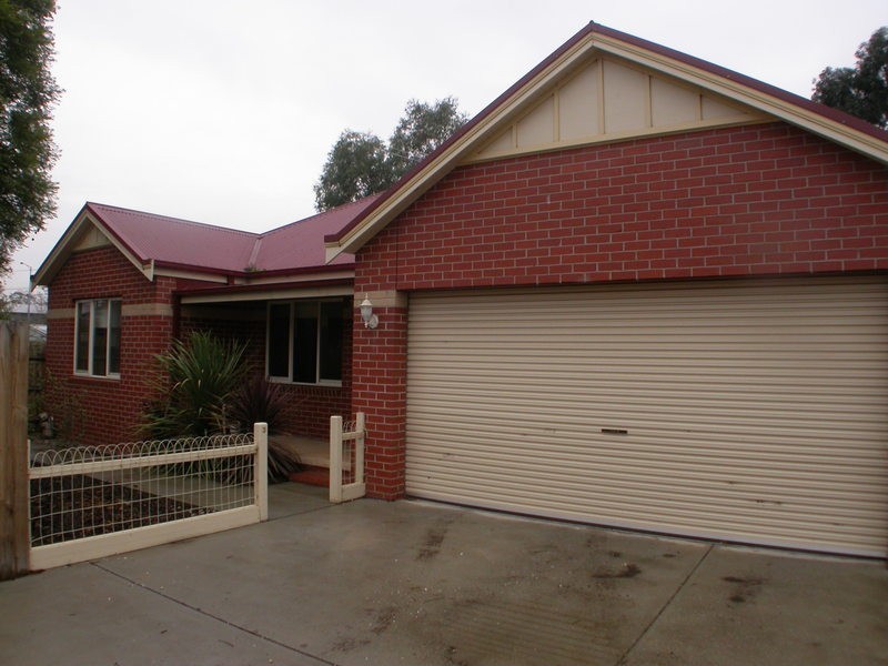 3/4 Taverner Street, Bacchus Marsh VIC 3340